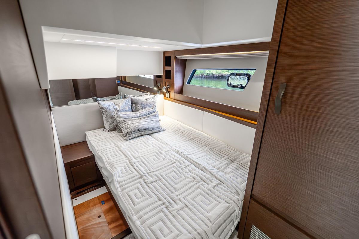 2018 Prestige 52 