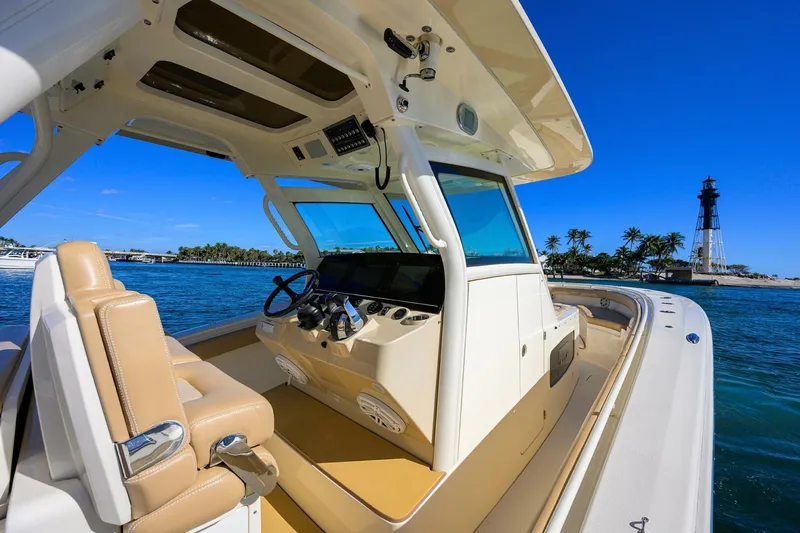  Yacht Photos Pics 2019 Scout 355 Lxf - Image 27
