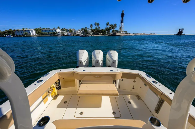  Yacht Photos Pics 2019 Scout 355 Lxf - Image 37