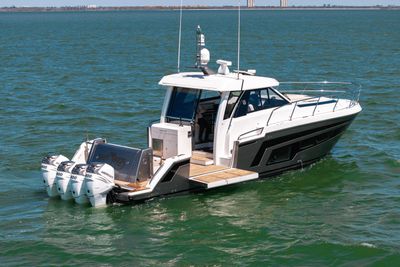 Yacht