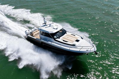Yacht