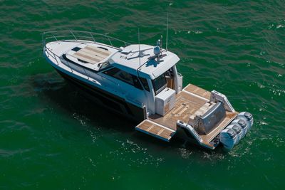 Yacht