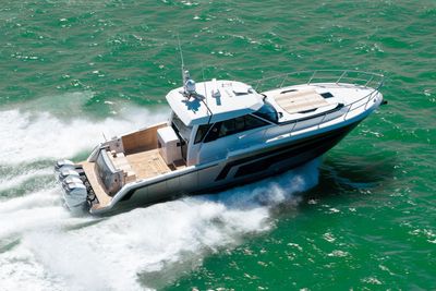 Yacht