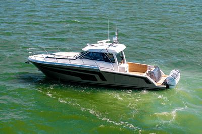 Yacht