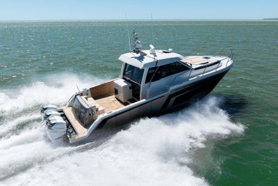Yacht