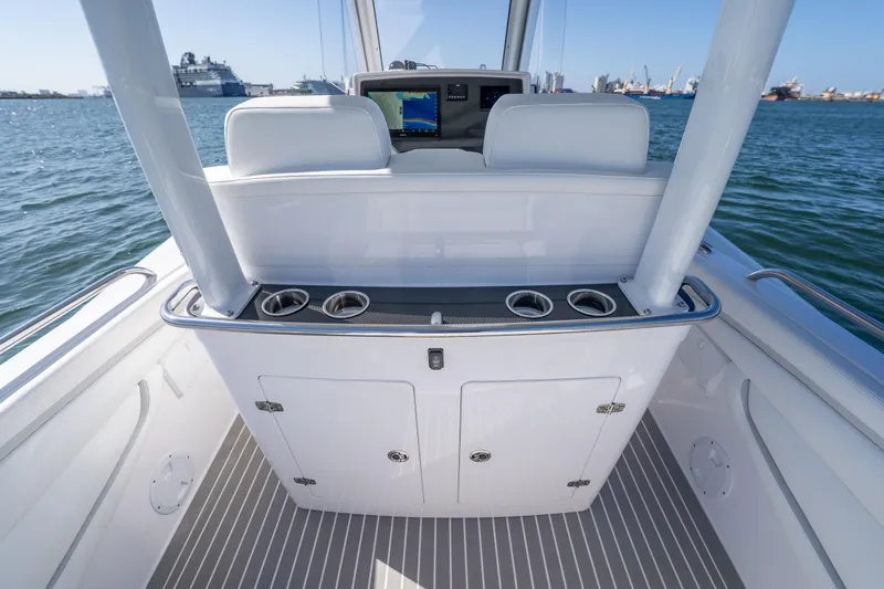  Yacht Photos Pics Interior of 2025 Airship 340 boat with sleek design and ocean view.