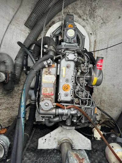 Wylicat Yacht Photos Pics Port Yanmar 30 HP 3GM30F three-cylinder diesel inboard engine (engines serviced annually)