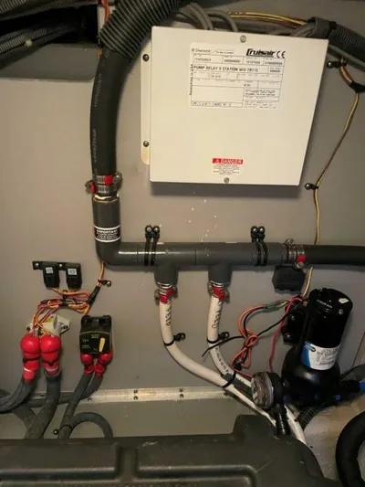 Good Karma Yacht Photos Pics 2012 Meridian 441 - Image 59