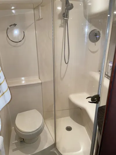 Good Karma Yacht Photos Pics 2012 Meridian 441 - Image 44