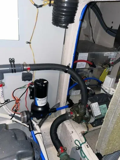 Good Karma Yacht Photos Pics 2012 Meridian 441 - Image 52