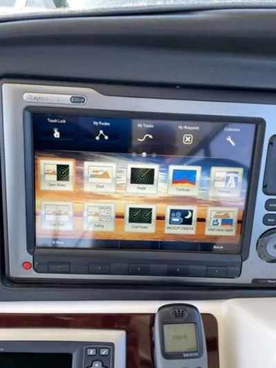 Good Karma Yacht Photos Pics 2012 Meridian 441 - Image 18