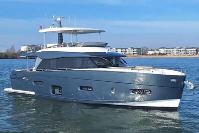 2020 Azimut Magellano 66