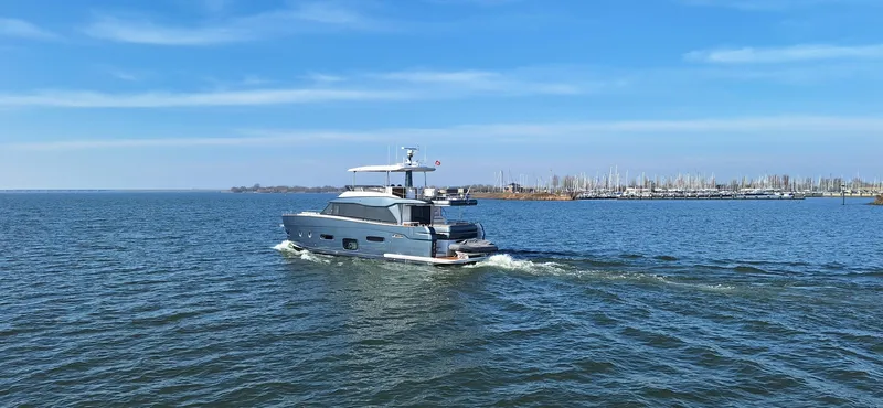 Bella Vita Yacht Photos Pics 