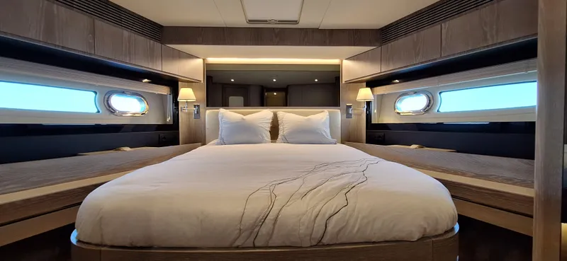 Bella Vita Yacht Photos Pics 