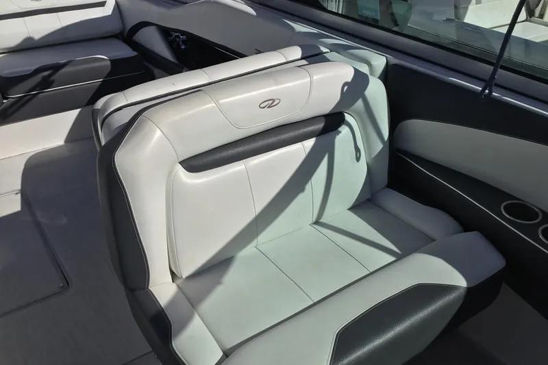 Enbarr Yacht Photos Pics 2017 Regal 3200 Bowrider interior with luxurious seating and modern design.