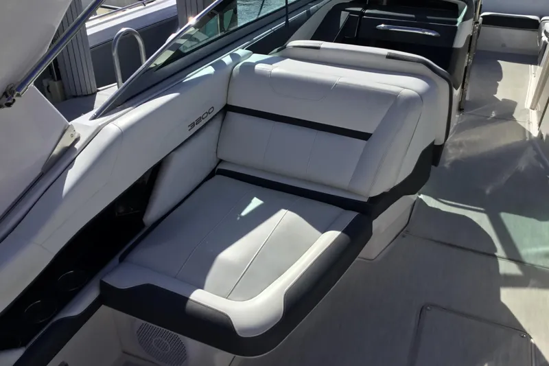 Enbarr Yacht Photos Pics 2017 Regal 3200 Bowrider interior with luxurious seating and sleek design.