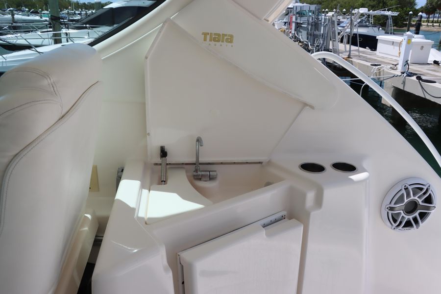2008 Tiara Yachts 3900 Sovran