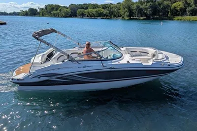 Hurricane SunDeck 2200 IO