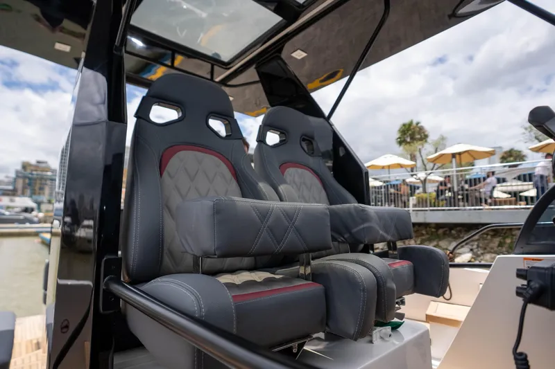  Yacht Photos Pics Luxury seating on 2026 GRAND OCEAN 37 boat, featuring modern design and comfort.