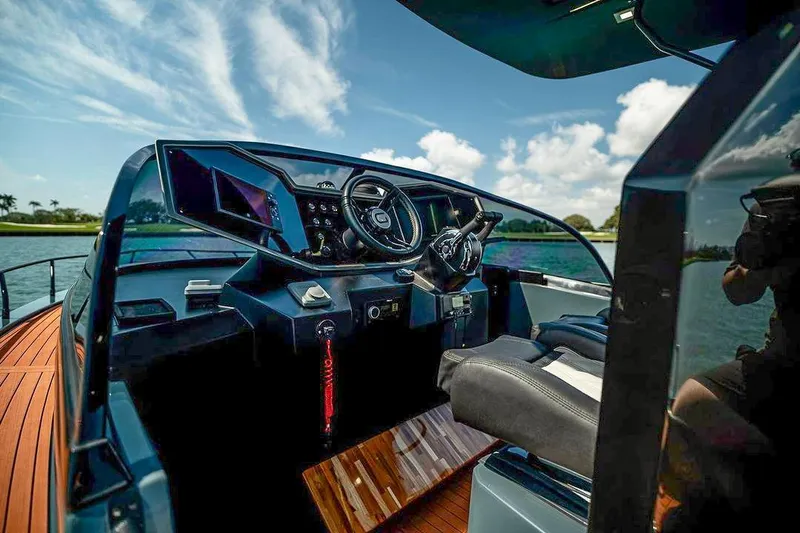  Yacht Photos Pics Modern GRAND OCEAN 37 yacht cockpit, 2026 model, with sleek design and advanced controls.