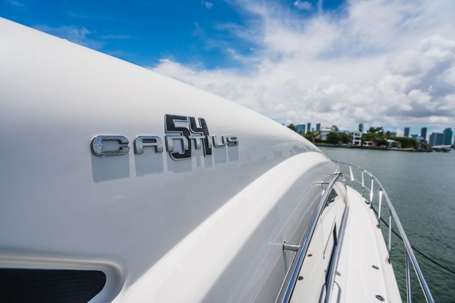 2018 Cruisers Yachts Cantius