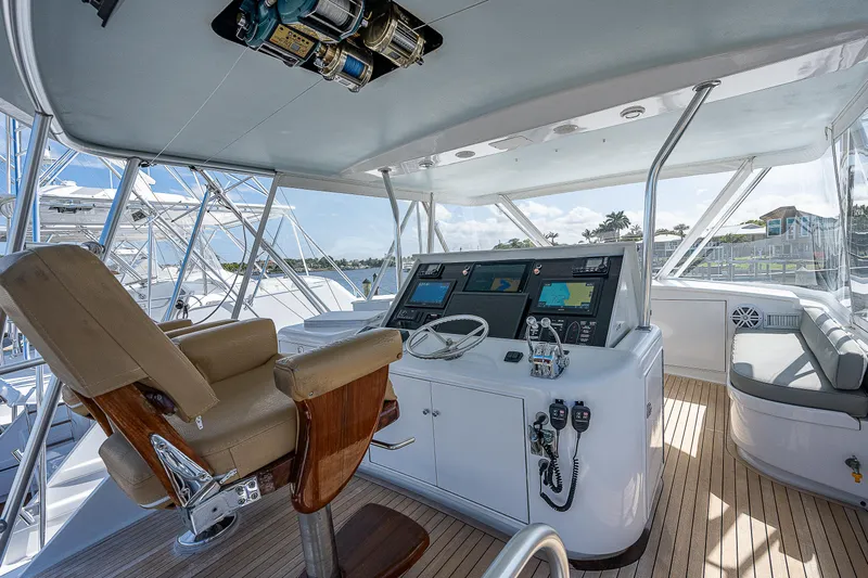 Retribution Yacht Photos Pics 