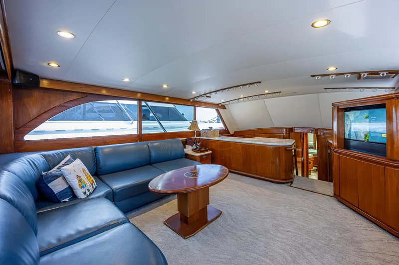 Retribution Yacht Photos Pics 