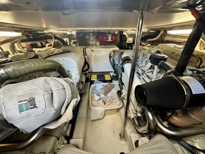 Golden Rule Yacht Photos Pics 2006 Riviera 42 Fly - Image 21