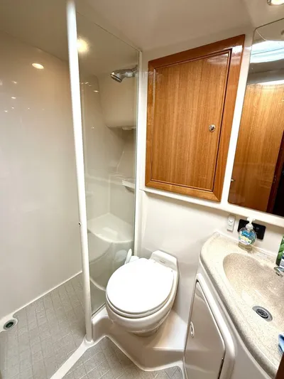 Golden Rule Yacht Photos Pics 2006 Riviera 42 Fly - Image 18