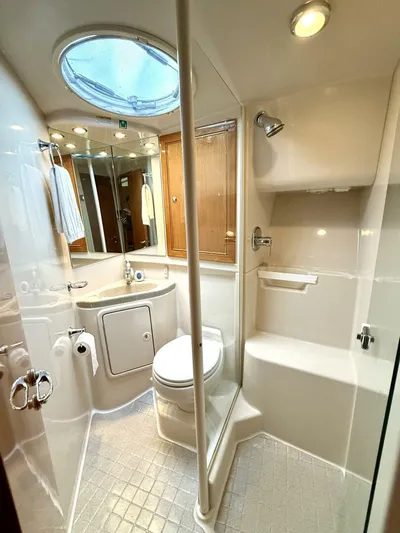 Golden Rule Yacht Photos Pics 2006 Riviera 42 Fly - Image 20