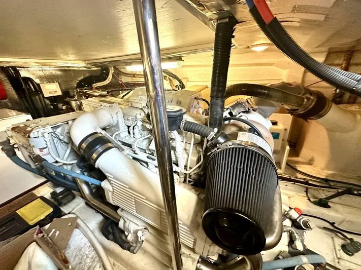 Golden Rule Yacht Photos Pics 2006 Riviera 42 Fly - Image 23