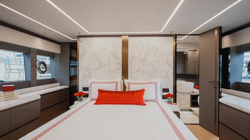  Yacht Photos Pics Explorer 62 EX 62