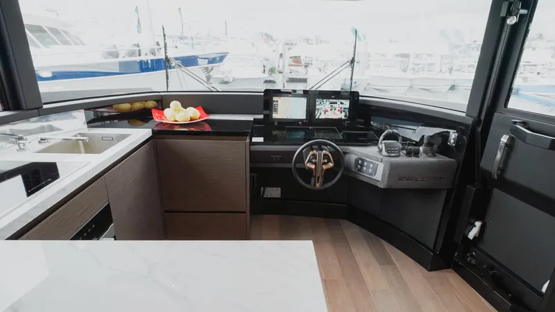  Yacht Photos Pics Explorer 62 EX 62