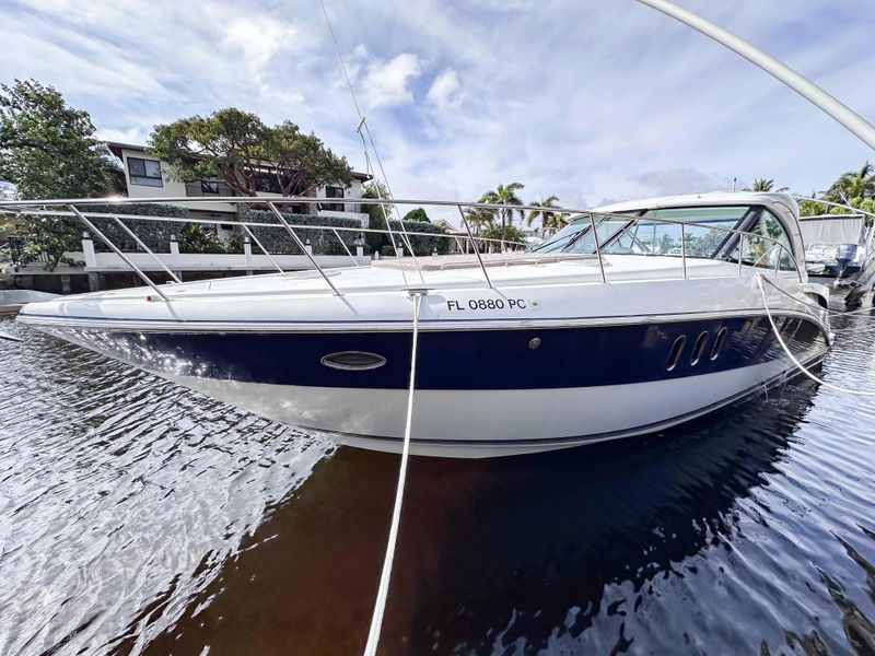 2008 Cruisers Yachts 390 Sports Coupe