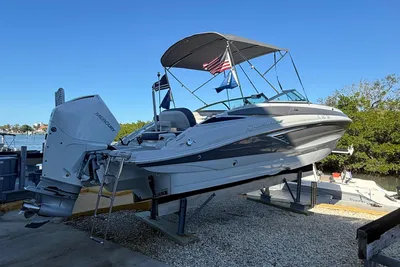 Crownline Eclipse E235 XS