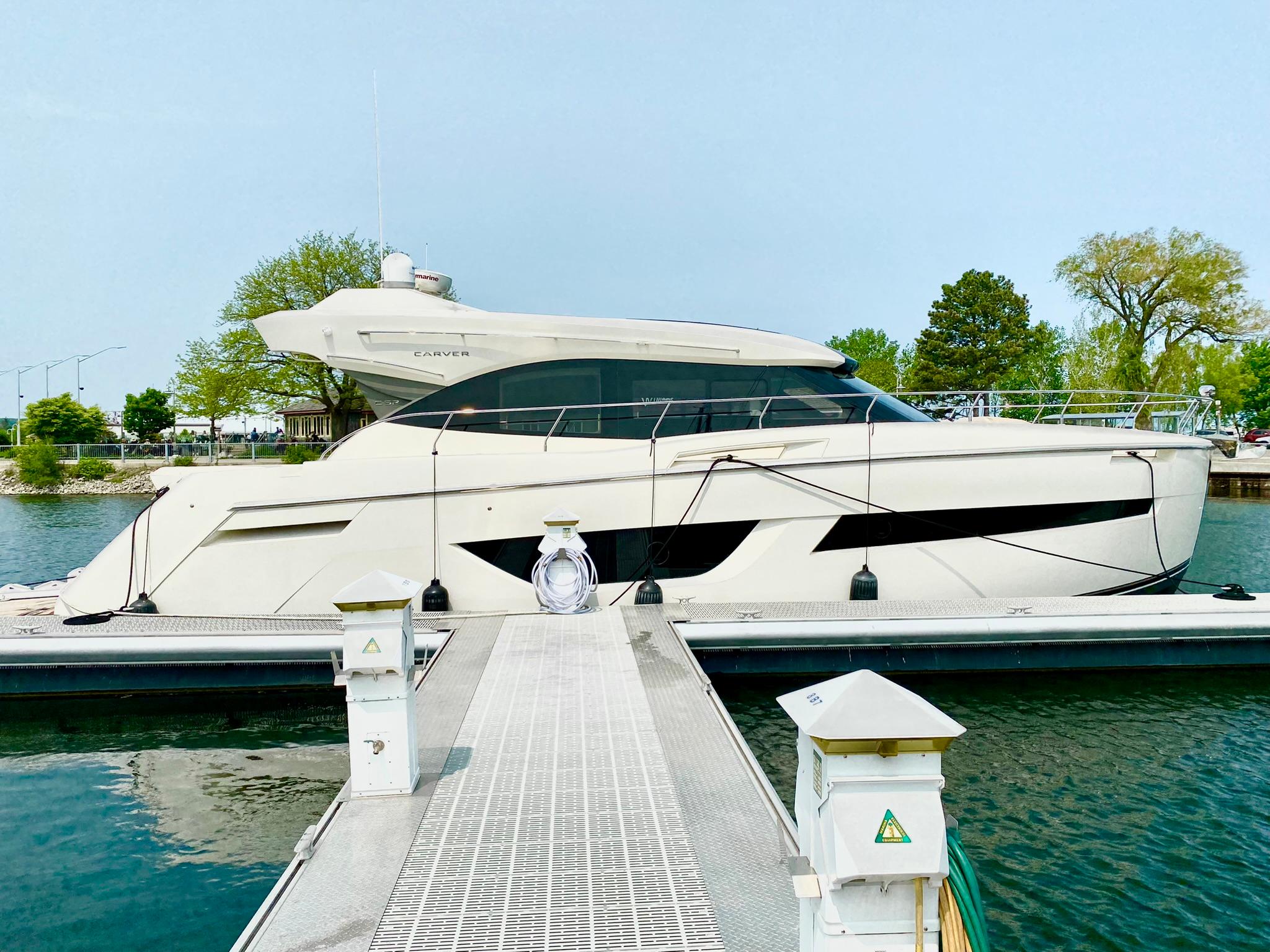 carver yachts c52