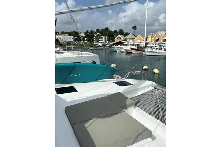 Atchoum Yacht Photos Pics Astrea 42