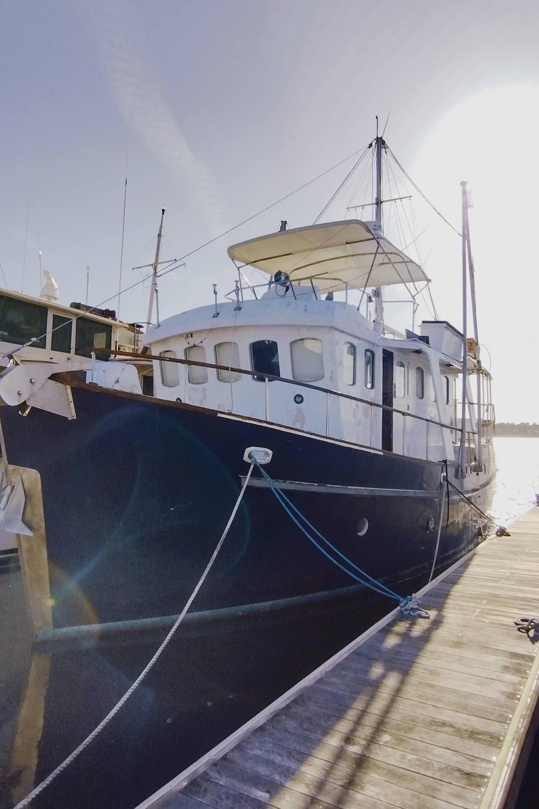 cygnus trawler yacht