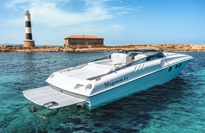 Yacht