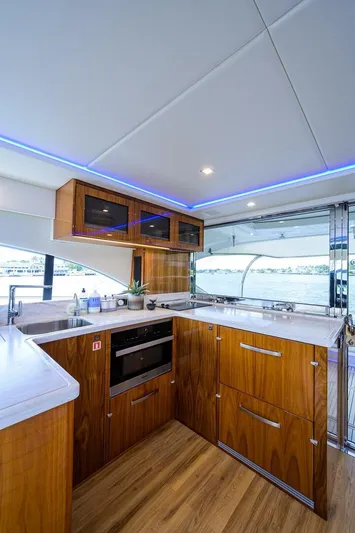 B-juled Yacht Photos Pics 2019 Riviera 5400 Sport Yacht - Image 37