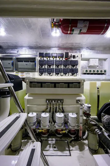 B-juled Yacht Photos Pics 2019 Riviera 5400 Sport Yacht - Image 83