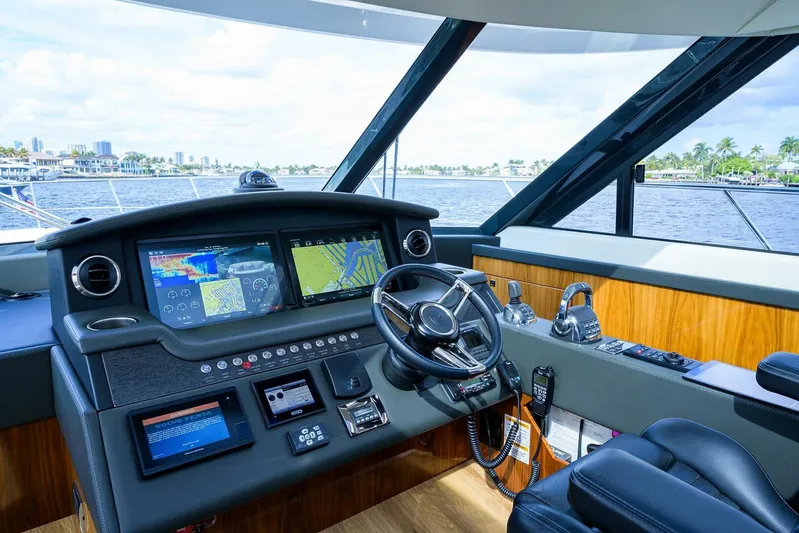 B-juled Yacht Photos Pics 2019 Riviera 5400 Sport Yacht - Image 52