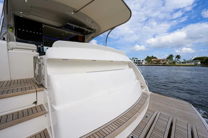 B-juled Yacht Photos Pics 2019 Riviera 5400 Sport Yacht - Image 16