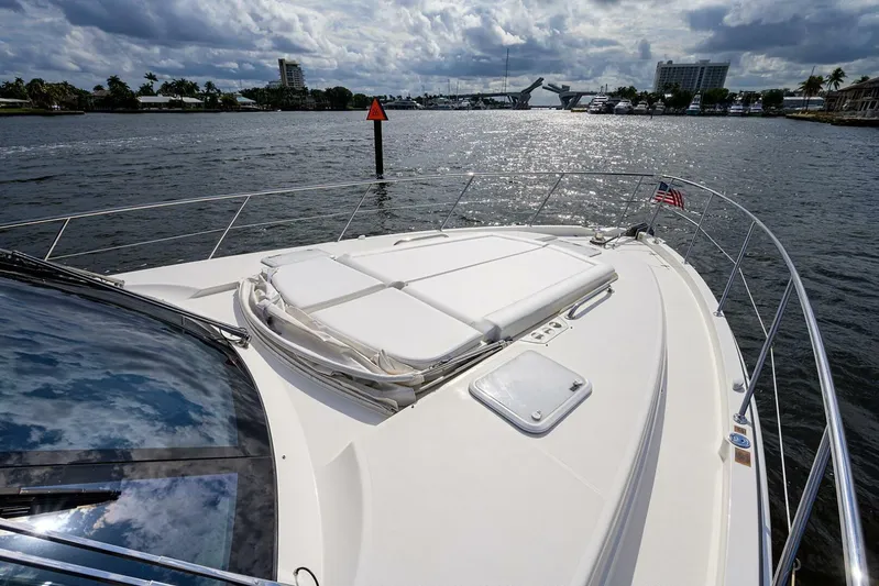 B-juled Yacht Photos Pics 2019 Riviera 5400 Sport Yacht - Image 10