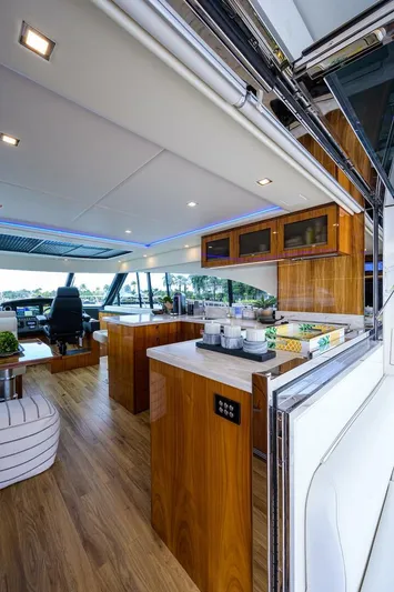 B-juled Yacht Photos Pics 2019 Riviera 5400 Sport Yacht - Image 32