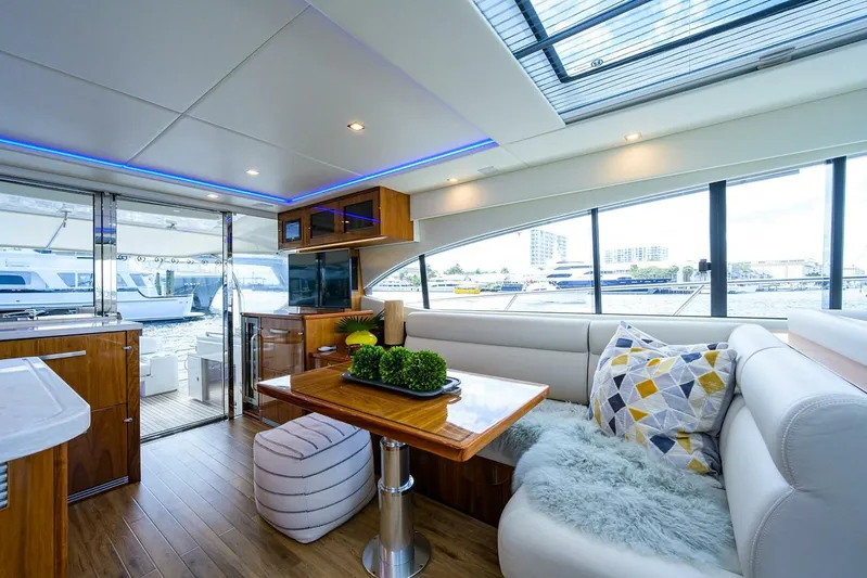 B-juled Yacht Photos Pics 2019 Riviera 5400 Sport Yacht - Image 43