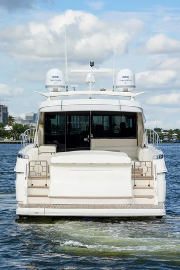 B-juled Yacht Photos Pics 2019 Riviera 5400 Sport Yacht - Image 4