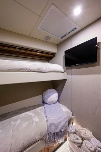 B-juled Yacht Photos Pics 2019 Riviera 5400 Sport Yacht - Image 78