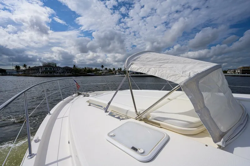 B-juled Yacht Photos Pics 2019 Riviera 5400 Sport Yacht - Image 13