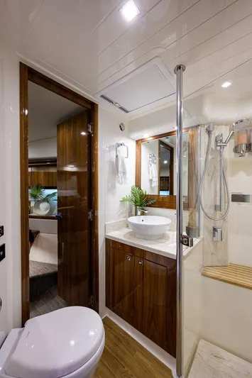 B-juled Yacht Photos Pics 2019 Riviera 5400 Sport Yacht - Image 74